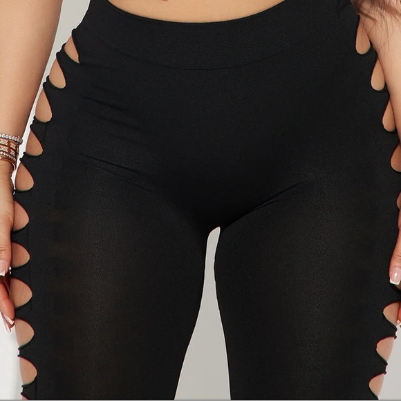 One size fits most, side cut out, leggings. - Picture 2 of 3